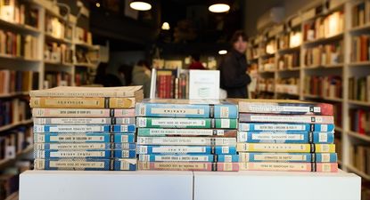 El Día Internacional del Libro es una conmemoración celebrada cada 23 de abril a nivel mundial con el objetivo de fomentar la lectura, la industria editorial y la protección de la propiedad intelectual por medio del derecho de autor.&nbsp;