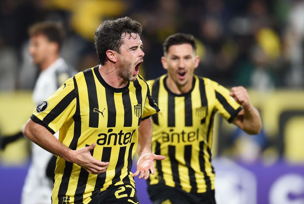 Lucas Hernández y Maximiliano Silvera, jugadores de Peñarol