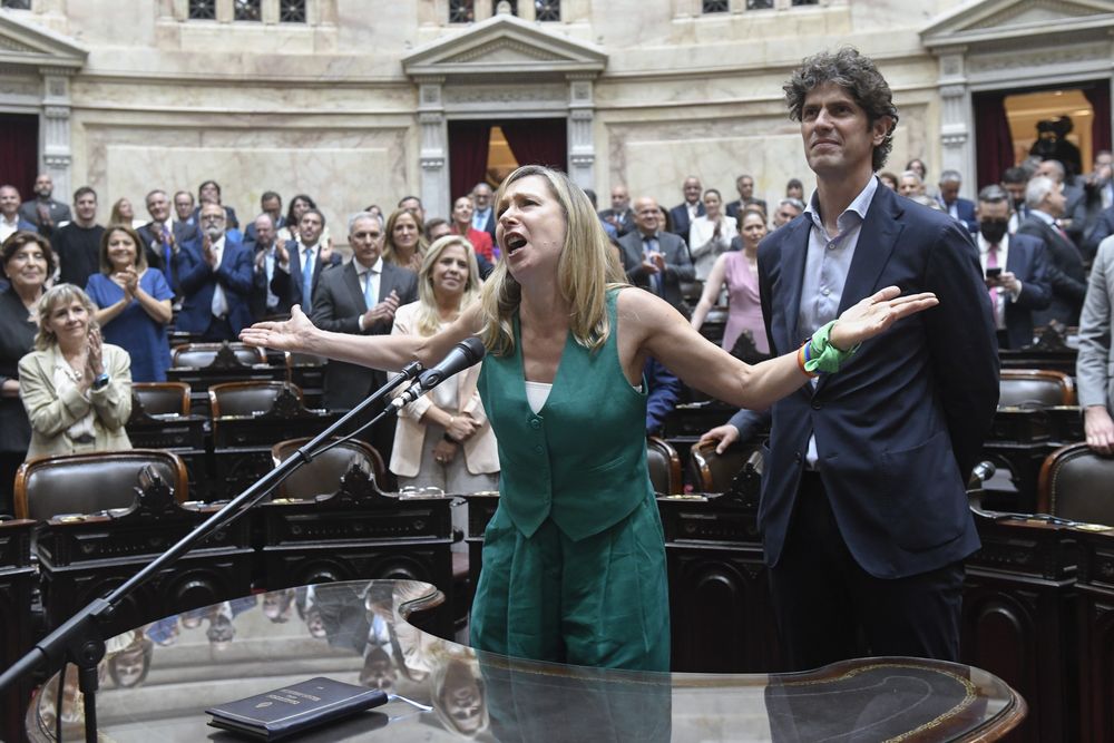 La Libertad Avanza tensiona a los diputados opositores por el reparto de comisiones.