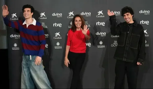 Los Javis y Ana Belén durante la presentación de la 38 edición de los Premios Goya que se celebrarán en Valladolid el 10 de febrero de 2024.