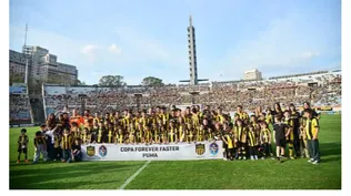 Parte de la barra de Peñarol volvió a cantar contra la dirigencia