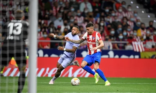 Josema Giménez contra Memphis Depay