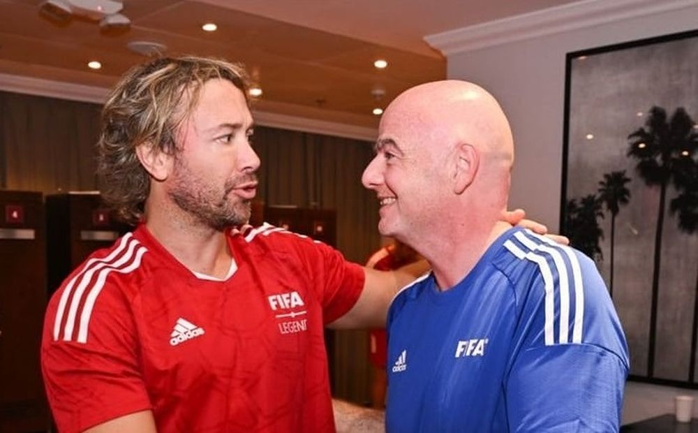 Diego Lugano y Gianni Infantino&nbsp;