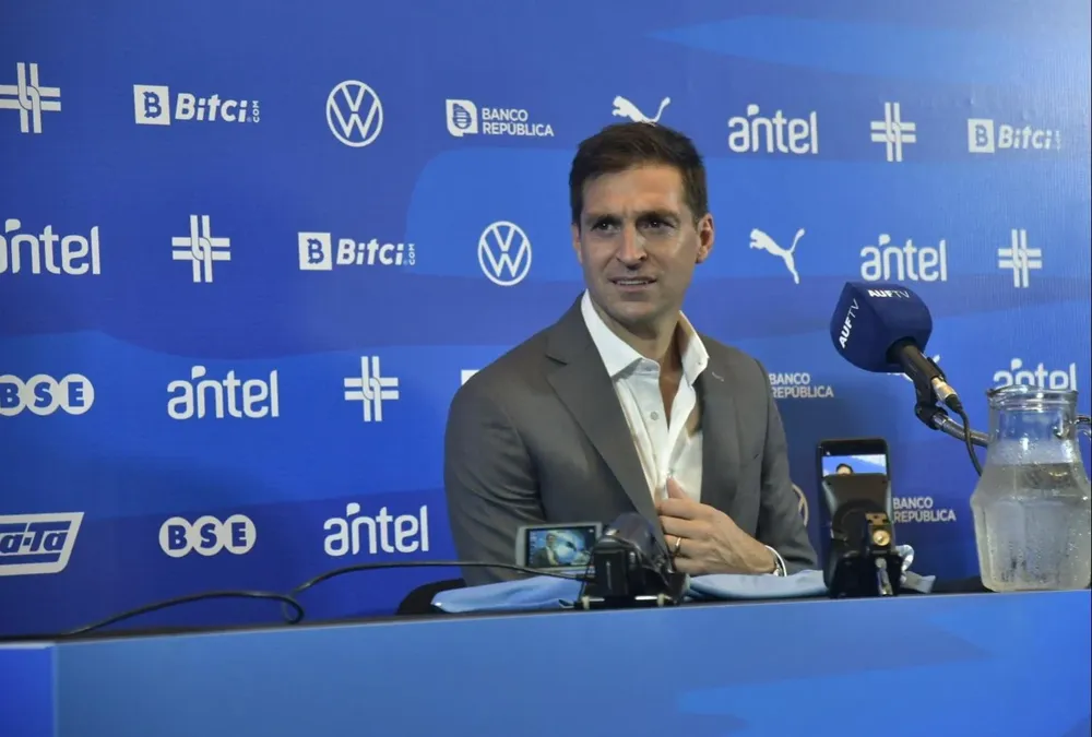 Presentación de Diego Alonso