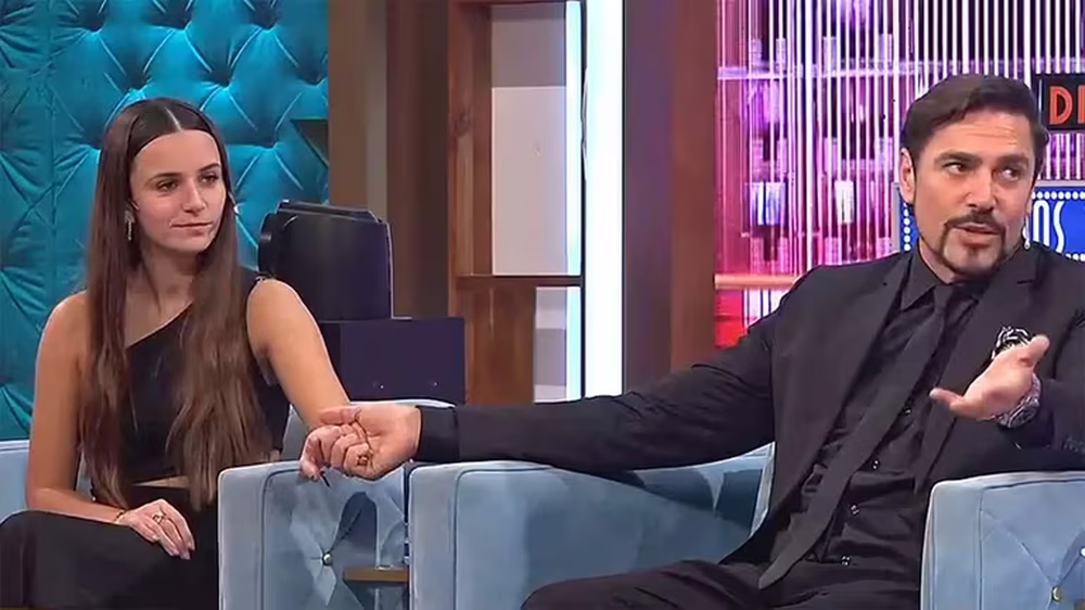 Matías Alé y su novia
