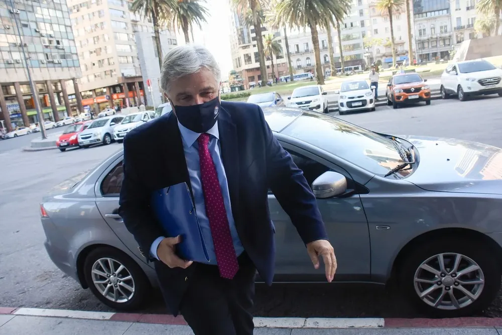 El canciller Francisco Bustillo se reunió con los líderes de partidos de la coalición