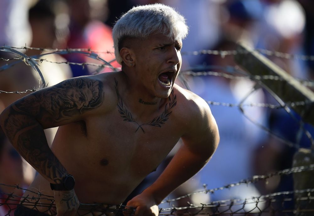 Hincha de Nacional, iracundo