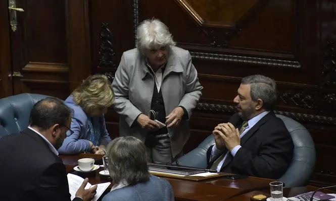 Tras anunciar batería de convocatorias, el FA prepara estrategia para el año legislativo