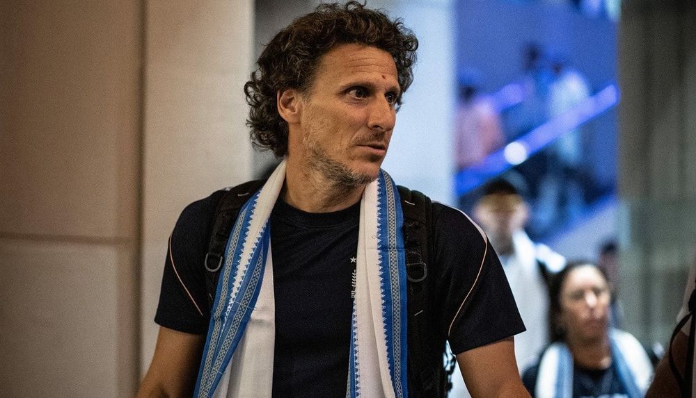 Diego Forlán llegó con la selección uruguaya a Calcuta para enfrentar a India