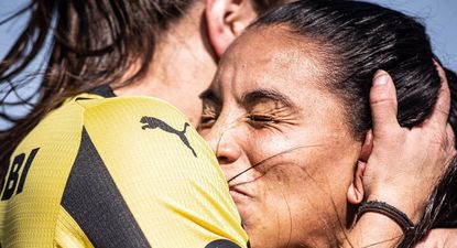 Wendy Carballo celebra el 1-0 de Peñarol ante Nacional en el clásico del fútbol femenino