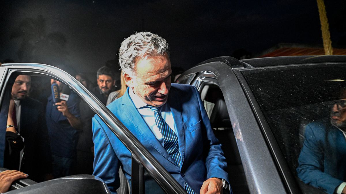 La camioneta de Yamandú Orsi bajo la lupa: el presidente la compró con una rebaja de unos US$ 25 mil