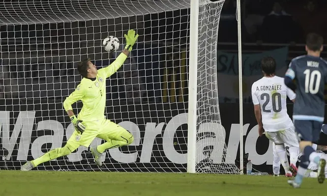 Así fue el minuto a minuto de Uruguay 0-Argentina 1