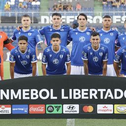 Jugadores de Juventud forman en el partido de la Copa Libertadores Jugadores de Juventud forman en el partido de la Copa Libertadores