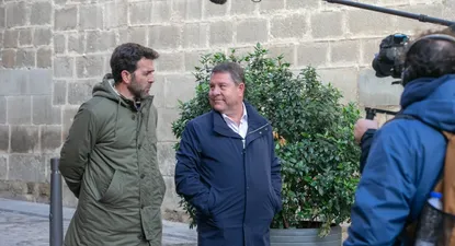 Gonzo y el presidente de Castilla-La Mancha, Emiliano García-Page, en la grabación del programa Salvados de La Sexta.