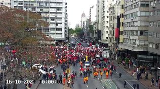 Comienzo de la movilización del PIT-CNT en la avenida 18 de Julio