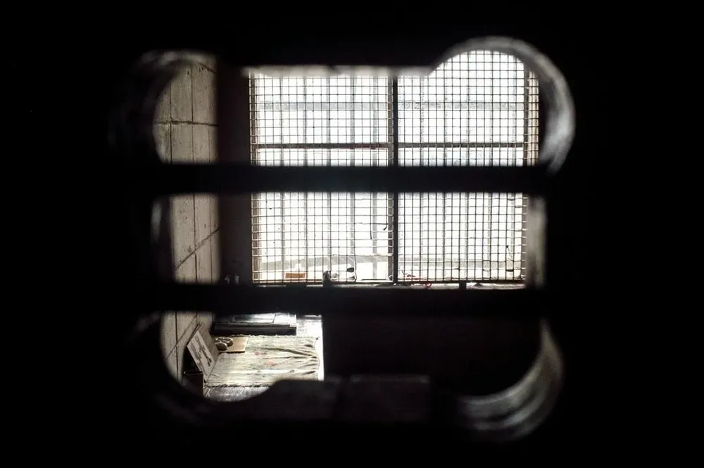 Un preso denunció haber sido violado por sus compañeros de celda.