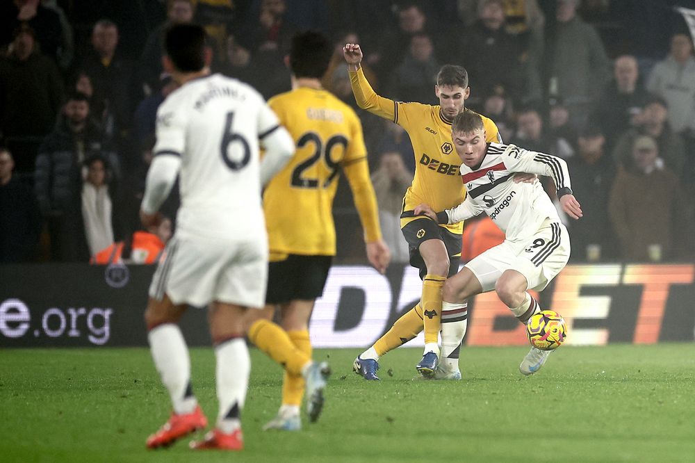 Santiago Bueno y Rasmus Hojlund