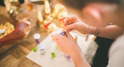 ¿Busca ganar dinero extra? Algunas ideas para personas creativas