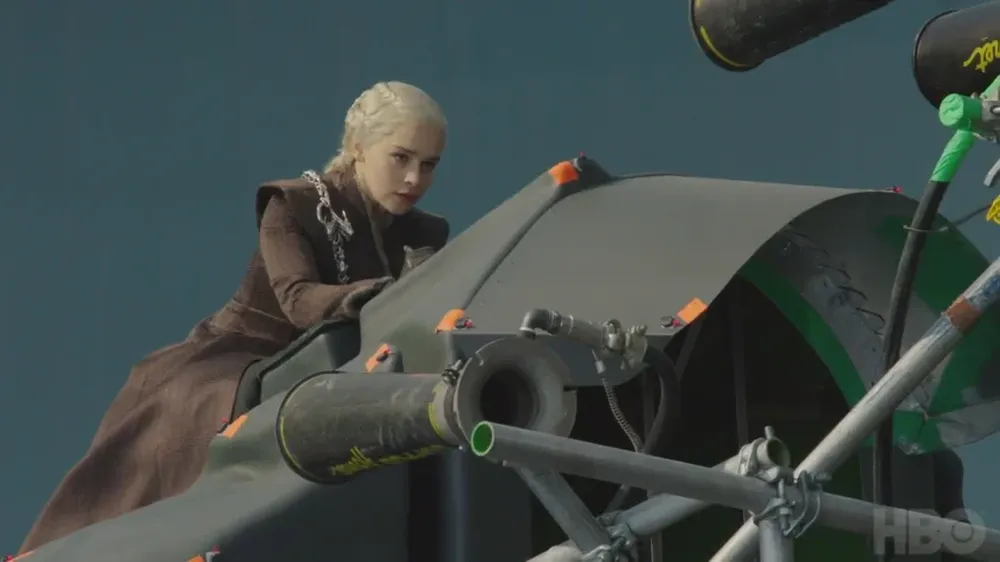 La actriz Emilia Clarke filma una escena de Game of Thrones