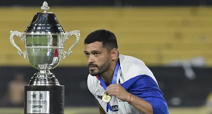 Miguel Samudio celebrando el campeonato que ganó con Liverpool en 2023