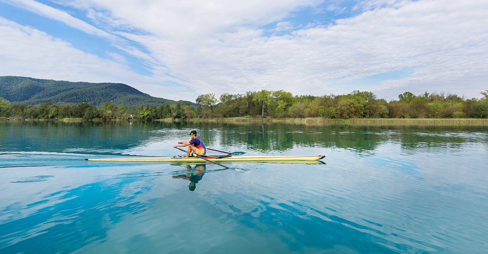 Mucho deporte en el Lago de Banyoles.