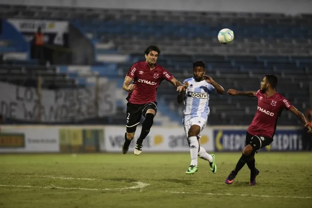 Gastón Bueno en su segunda etapa en Wanderers. (Archivo)