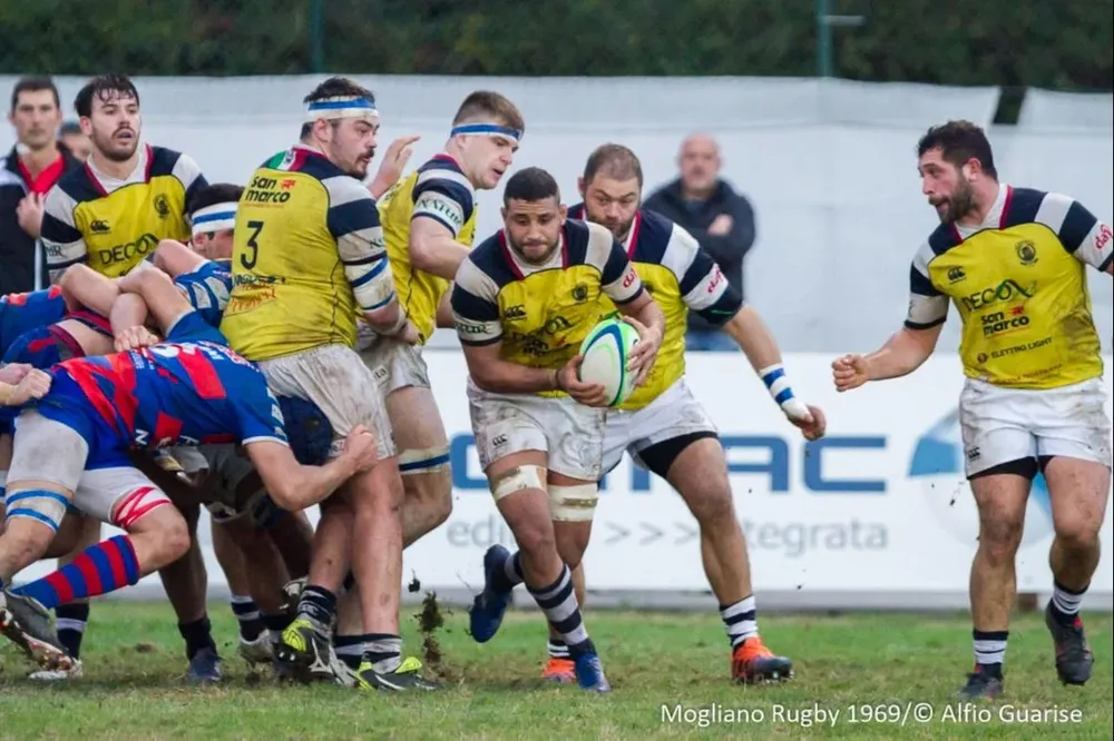 Lamanna jugando por Mogliano, en Italia