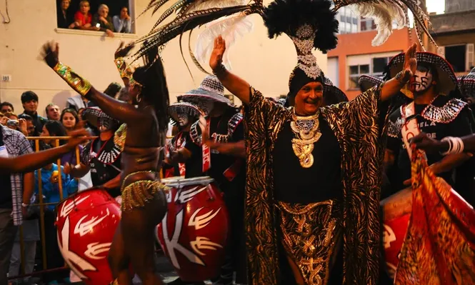 Debuta una comparsa bicampeona en el Concurso