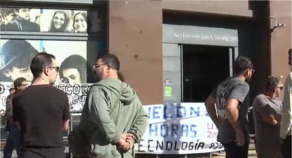Sede del Consejo Directivo Central de la Administración Nacional de Educación Pública ocupado por trabajadores de la UTU