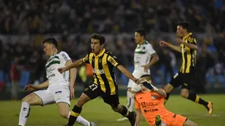 Diego Rossi anota un gol clave ante Plaza Colonia