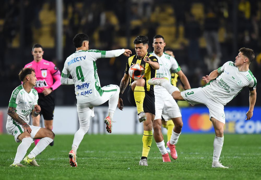 Peñarol vs Plaza Colonia
