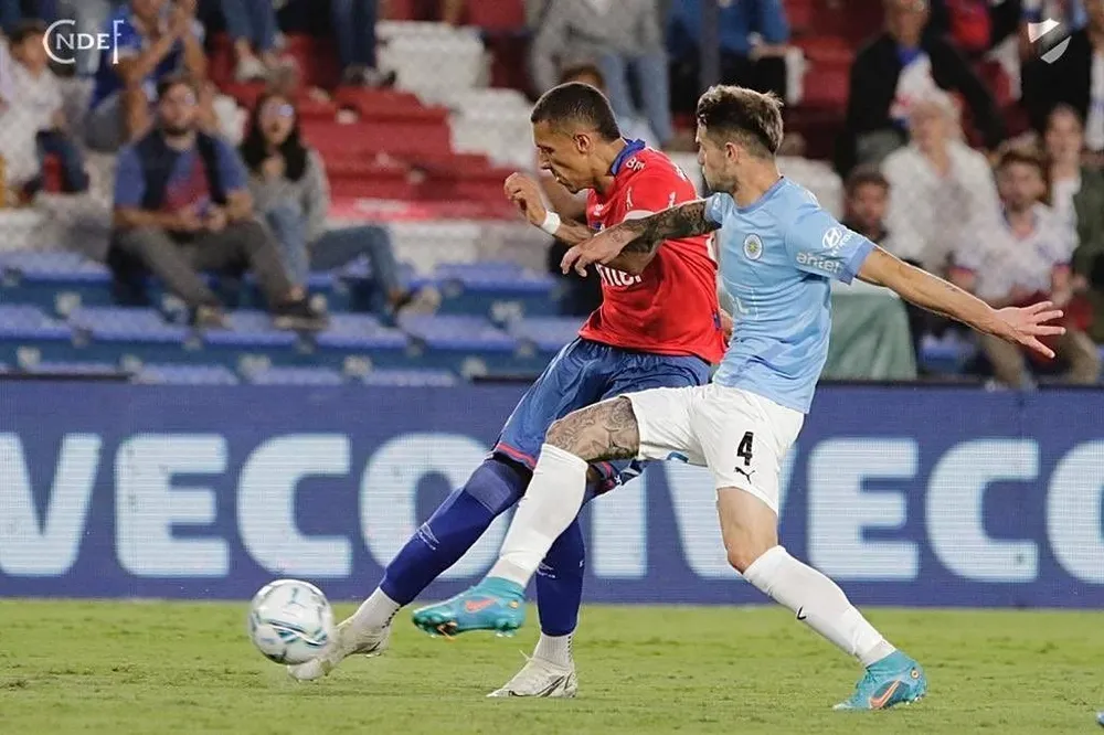 La excelente pegada de Fagúndez para su golazo
