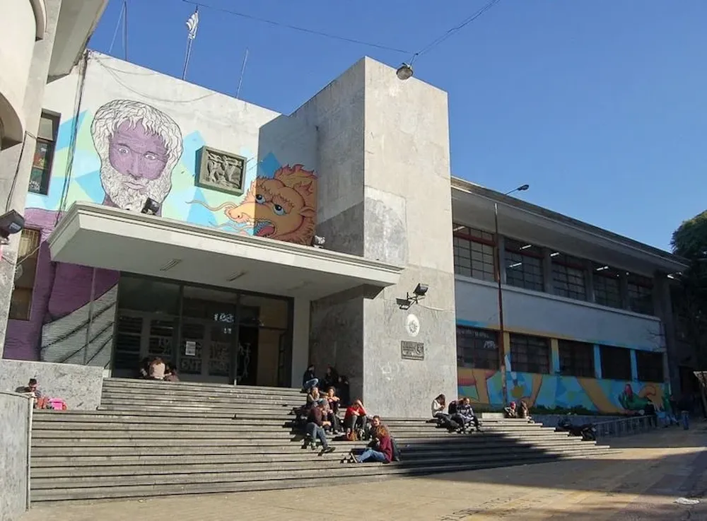 El Zorrilla sufre momentos de violencia entre alumnos y exalumnos