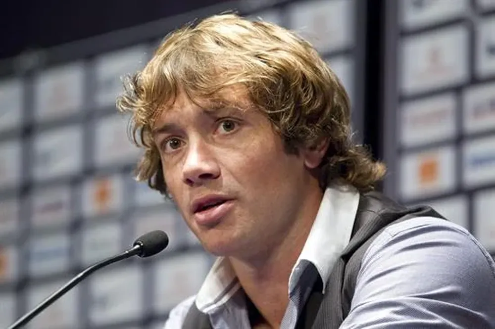 El zaguero Diego Lugano en conferencia de prensa