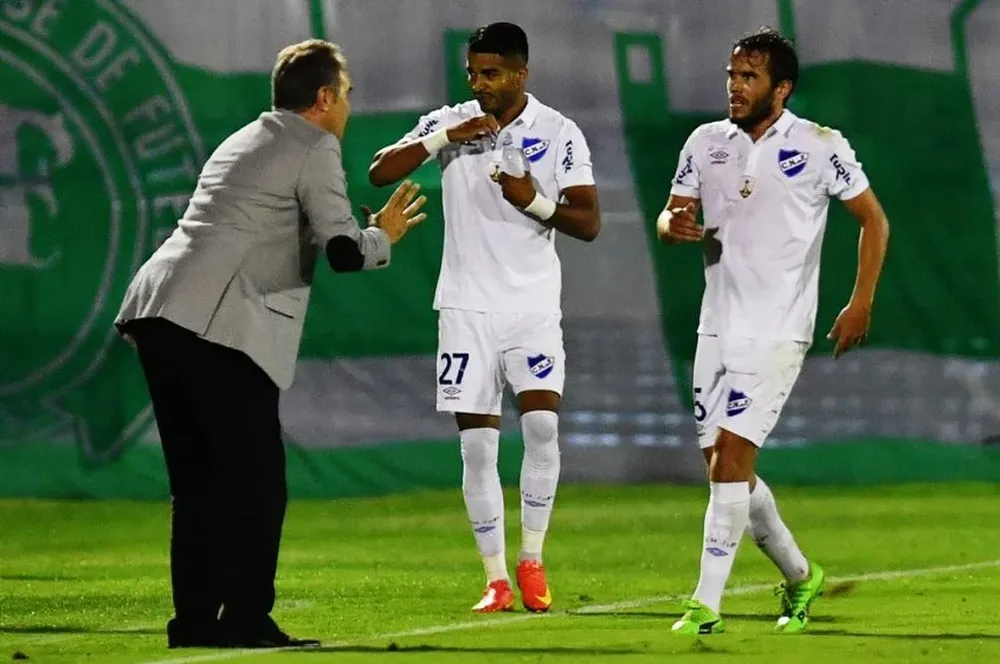 Lasarte habla con Aguirre y Tata González