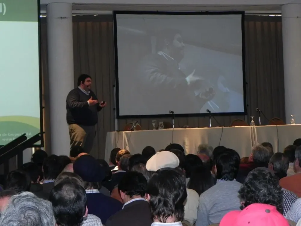 Juan Ignacio Buffa en la jornada de la UPIC en Paysandú