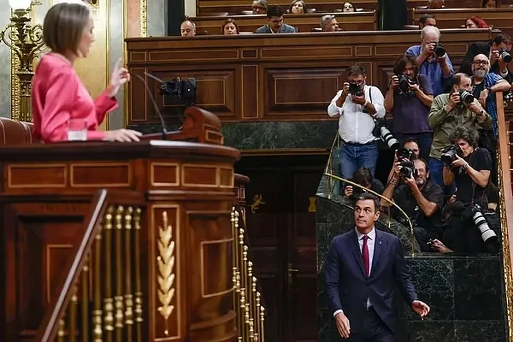 Cuca Gamarra se dirige a Pedro Sánchez
