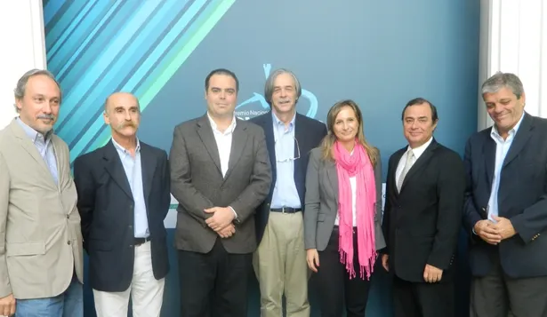 Aldo García, Jorge Naya, Christian Font, Omar Barreneche, Laura Raffo, Roberto Villamil y Claudio Piacenza