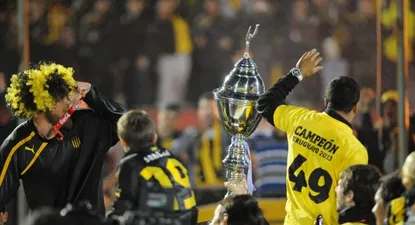 Así festejaron la última Copa Uruguaya los jugadores de Peñarol: el título 49