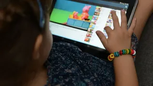 De Barbieri recomienda que los niños no accedan a pantallas hasta los dos años