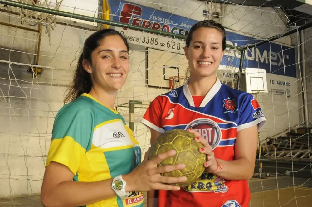 Paula Fynn y Alejandra Scarrone