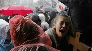 Policía alemana dispersó con cañones de agua a miles de manifestantes antitapabocas