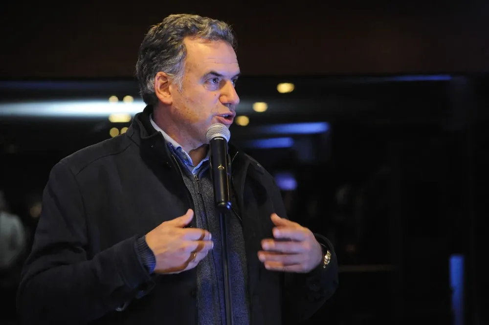 Yamandú Orsi defendió a su compañero de sector Charles Carrera