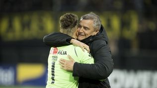 Diego Aguirre de Peñarol, saludó a Sebastián Sosa de Juventud por el Torneo Clausura