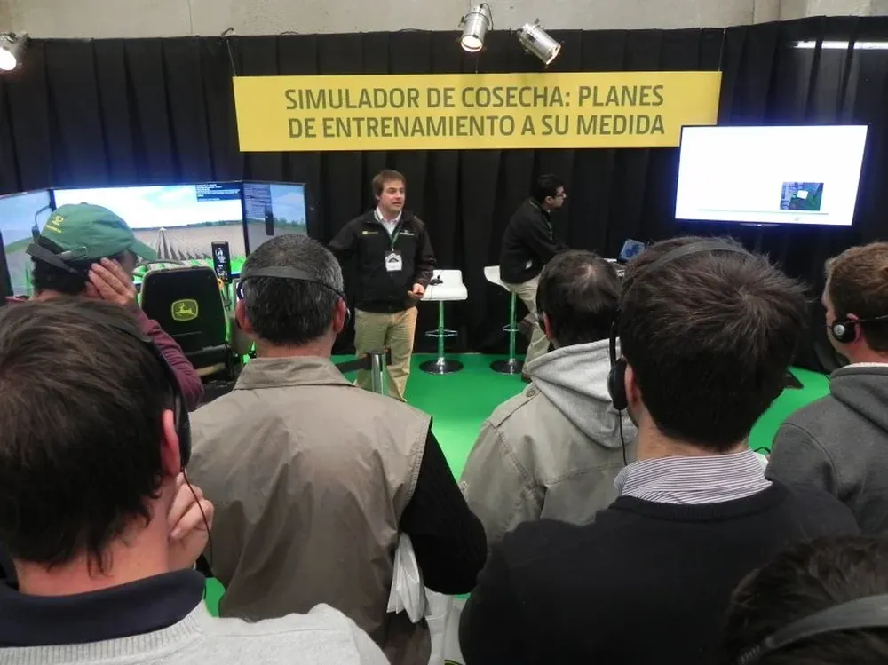 Mucha gente participó en cada una de las estaciones en la casa central de la empresa.