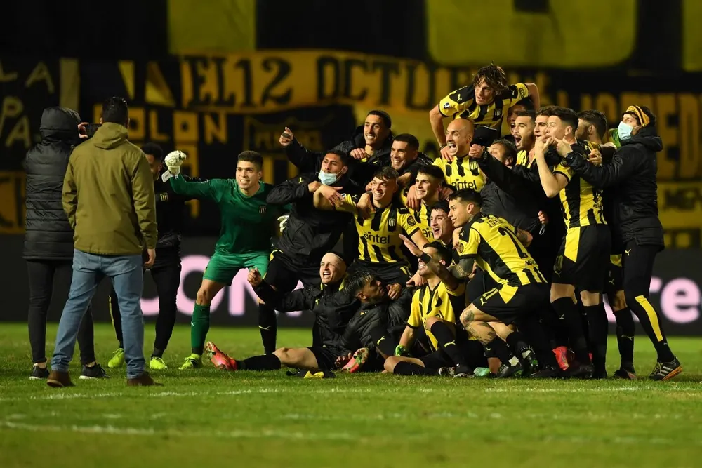 Peñarol celebró la clasificación