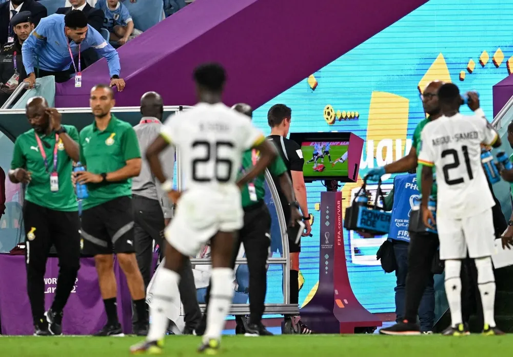 Chequeo de VAR durante el Mundial de Qatar