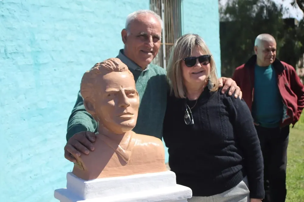 Antonio Alzamendi tiene su busto en Durazno