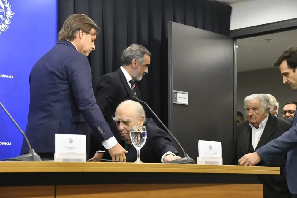 La caída de Julio María Sanguinetti