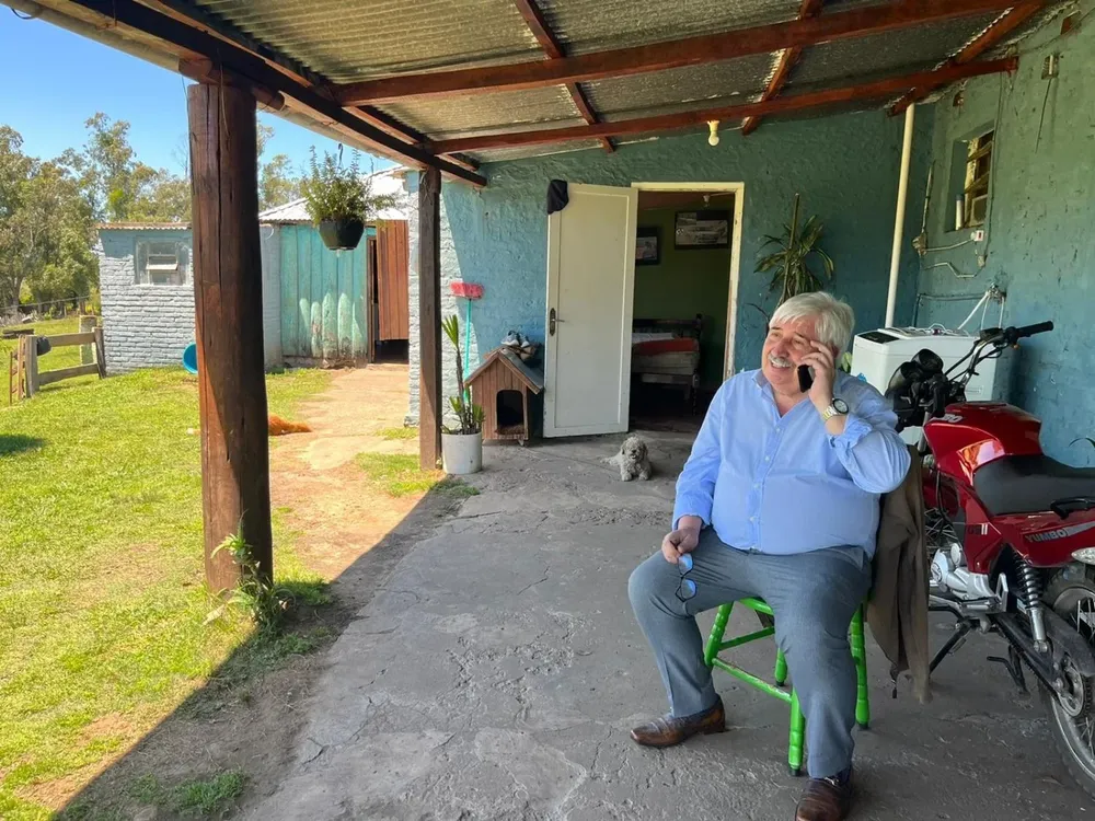 El fiscal de Corte, Juan Gómez, en su casa de la infancia en La Palma (Rivera)